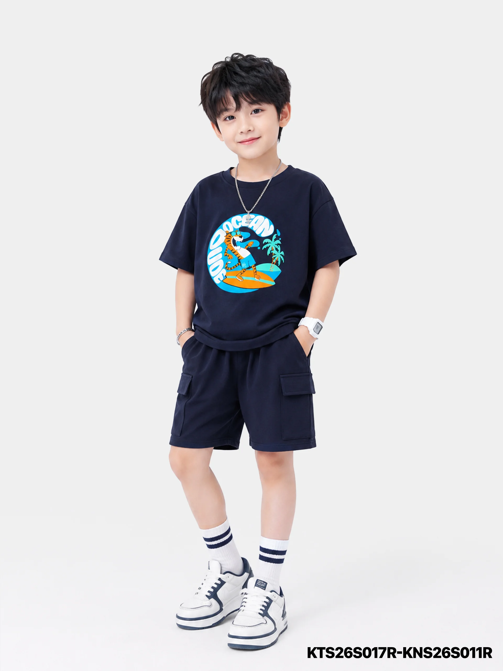Áo Thun Không Cổ Bé Trai KTS26S017R